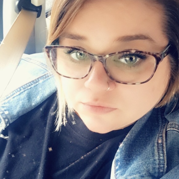 Meet your Posher, Sara - Picture 1 of 1